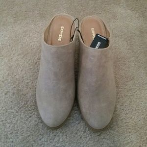 Express mule shoes